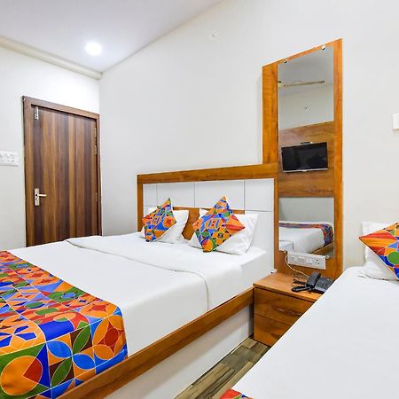 Fabexpress Nishesh Tower Hotel Ujjain Exterior foto