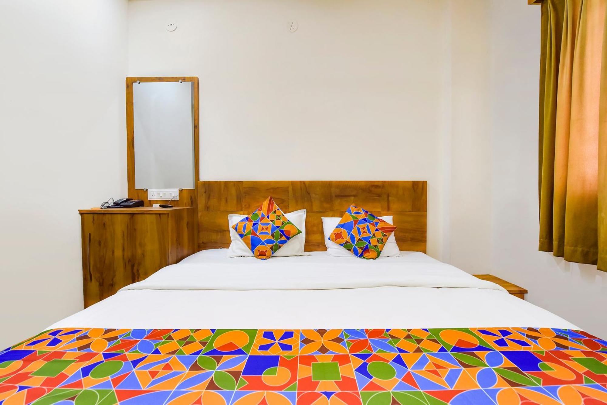 Fabexpress Nishesh Tower Hotel Ujjain Exterior foto